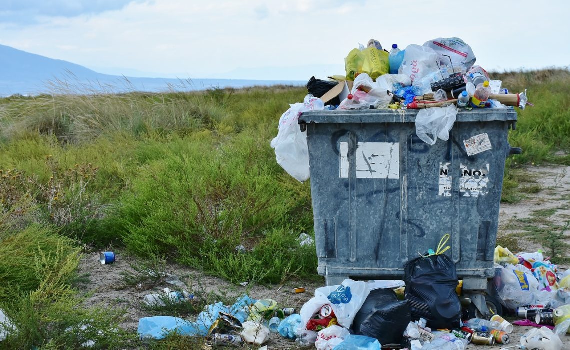 nos poubelles débordent à mesure que nous sur-consommons tout type d'objets