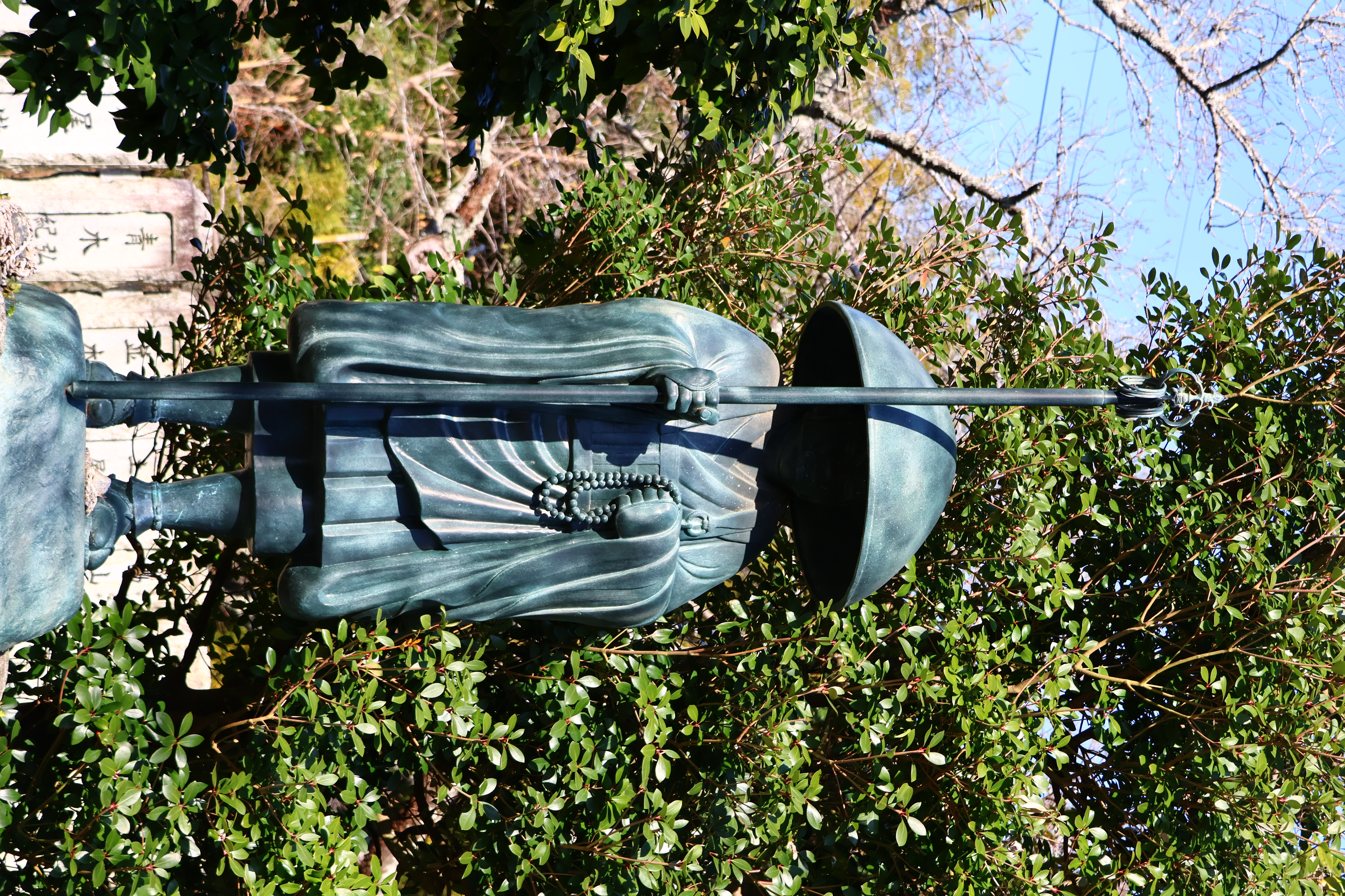 Statue d'un pèlerin à Narita-san